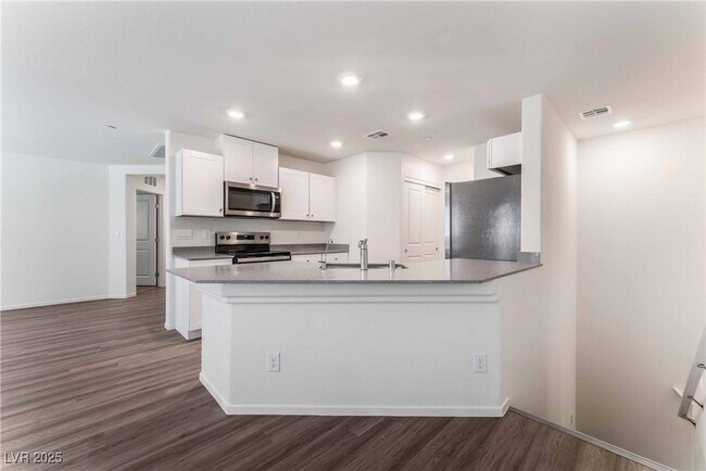 Building Photo - 7840 Aurora Sky St