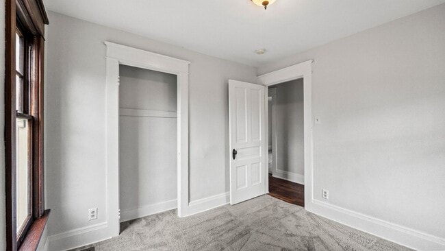 Building Photo - Single-family historic home in West Central with porch and private courtyard.