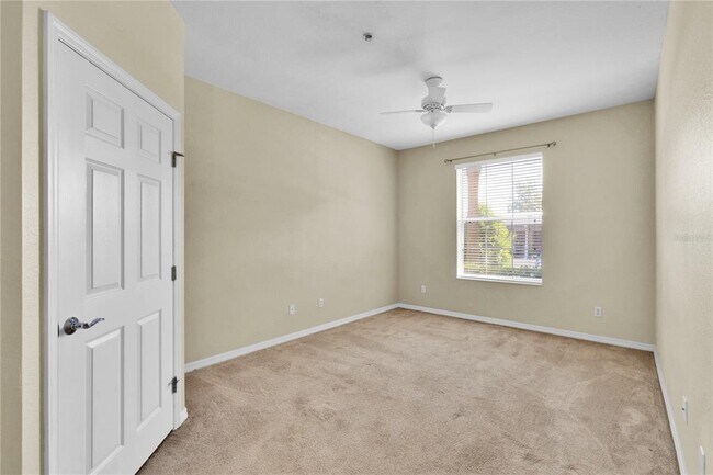 Building Photo - 8304 Portofino Dr