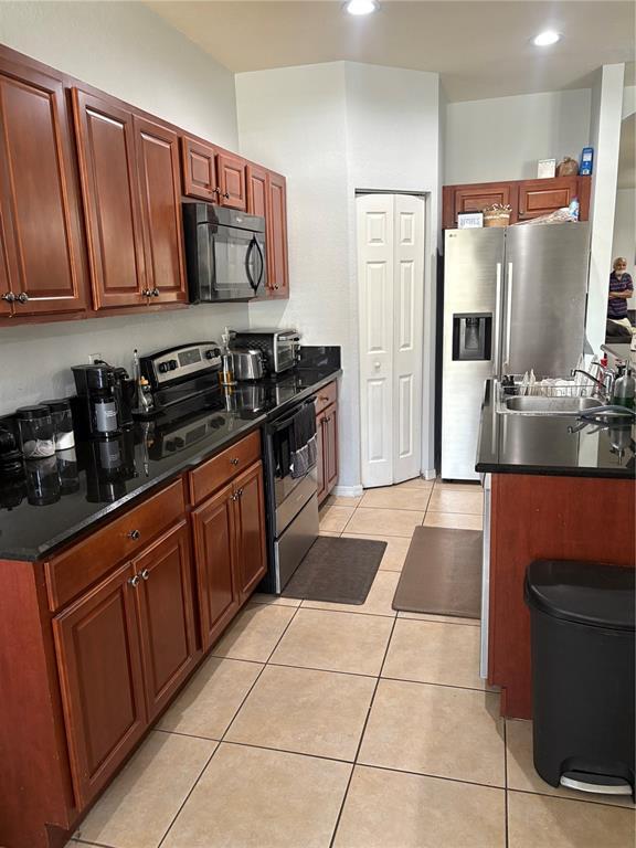 Building Photo - 5807 Hampton Hills Blvd