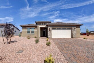 Building Photo - Beautiful large 3x2 home in Granite Dells Estates