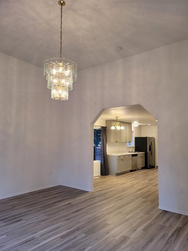 Building Photo - 16131 SE Powell Blvd