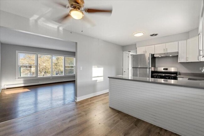 Primary Photo - 2 bedroom in Chicago IL 60634