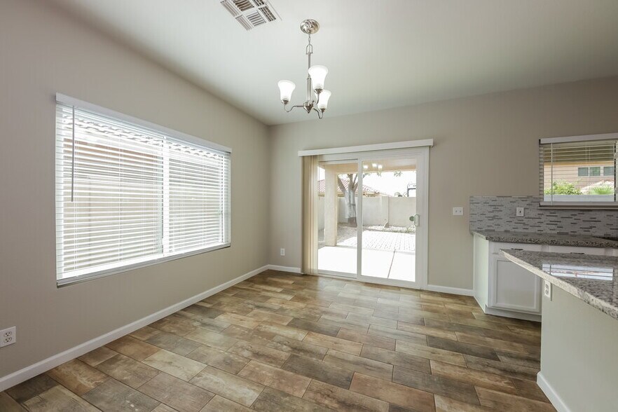 Building Photo - 10609 W Angels Ln