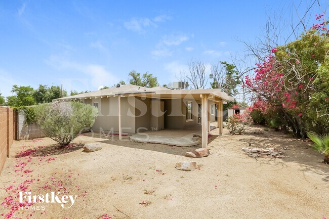 Building Photo - 1357 W Sells Dr