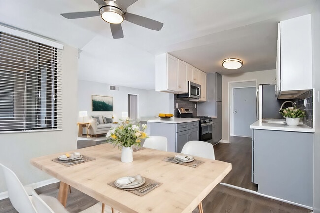 Building Photo - Indie Fairview