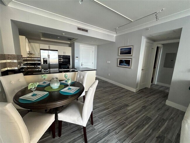 Building Photo - 1350 Main St