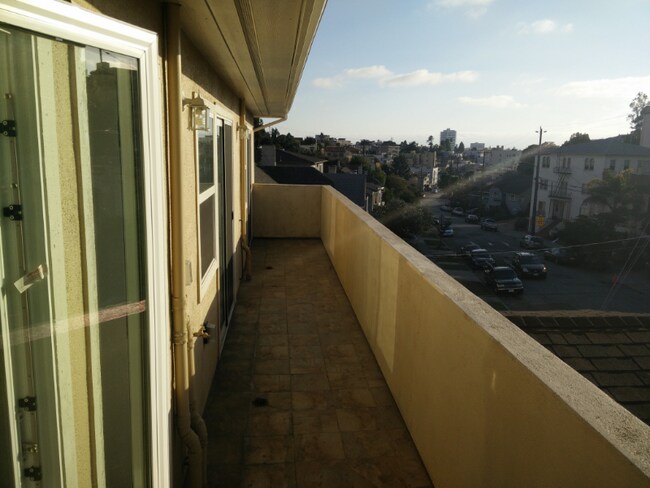 Building Photo - 600 Wesley Ave