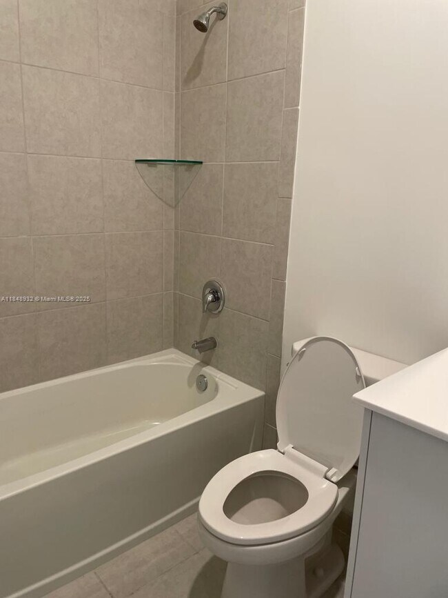 Building Photo - 212 SW 159th Ter