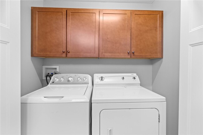 Building Photo - 7149 Challenger Cir