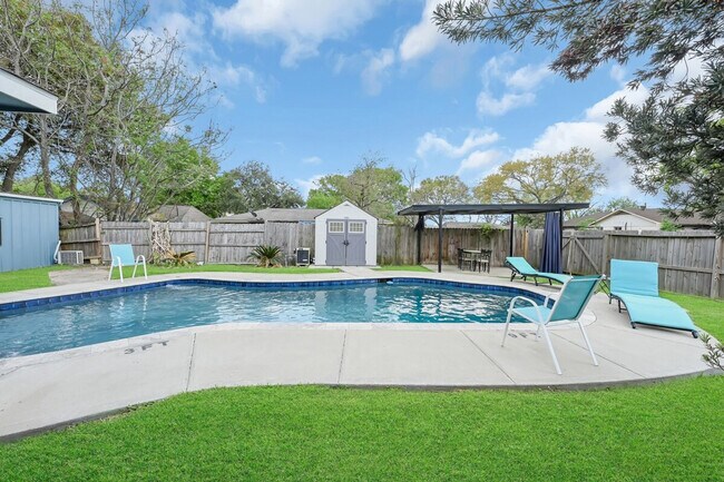 Building Photo - 6335 Tall Willow Dr