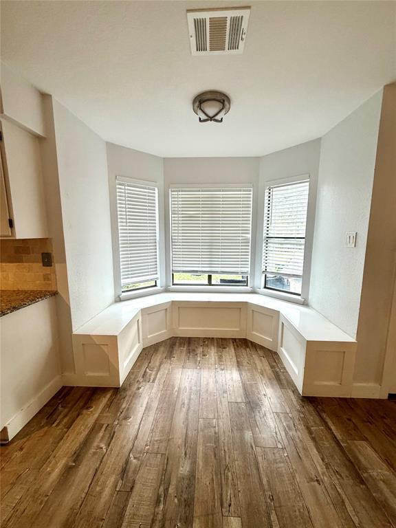 Building Photo - 17844 Park Valley Dr