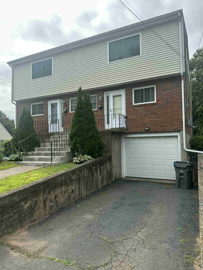 Primary Photo - 36 Irving St