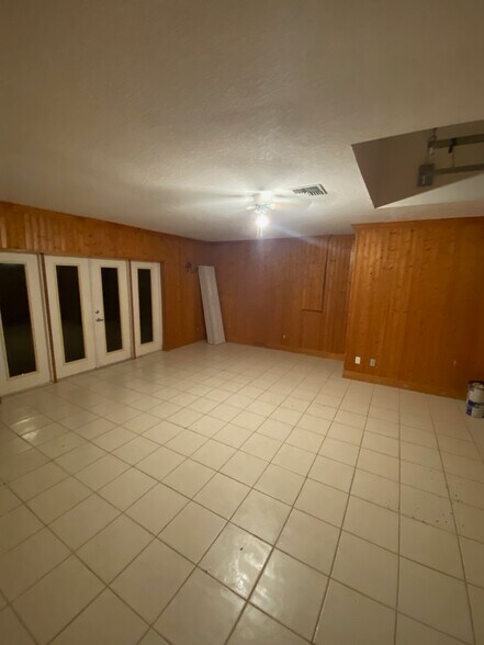 Building Photo - 9260 Sedgefield Rd