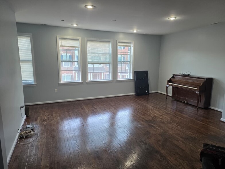 Building Photo - 4407 Driftwood Dr