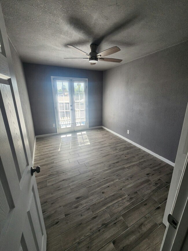 Building Photo - 317 S Stapley Dr