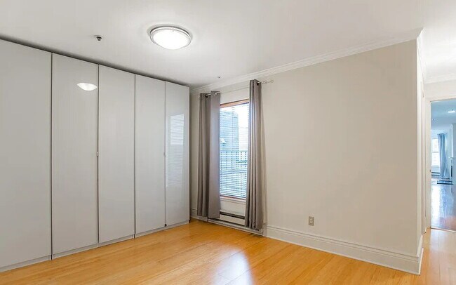 Building Photo - 430 Hayes St