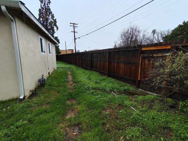 Building Photo - 1914 Freida Ct