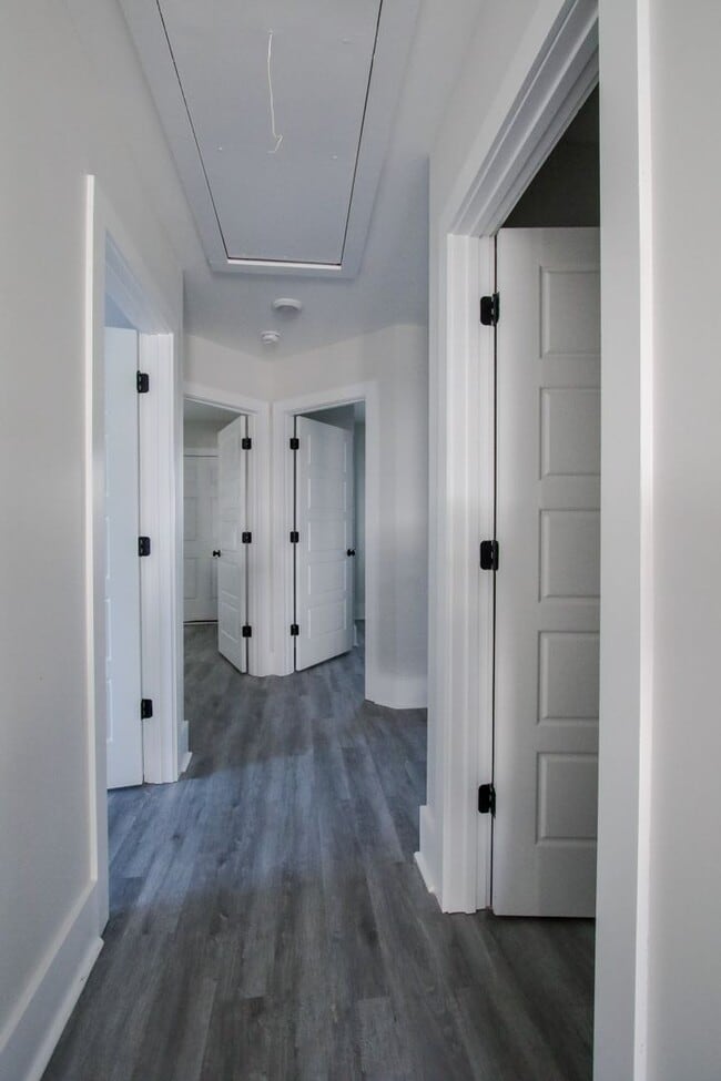 Building Photo - ?Move-In Special: $300 Off First Month if You Move by Feb 28, 2026!