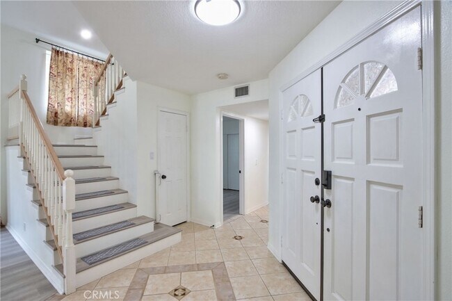 Building Photo - 24055 Golden Pheasant Ln