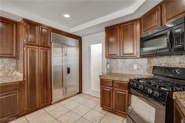 Building Photo - 9405 Mast Dr