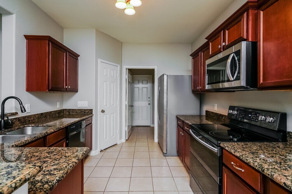 Building Photo - 1006 Primrose Dr