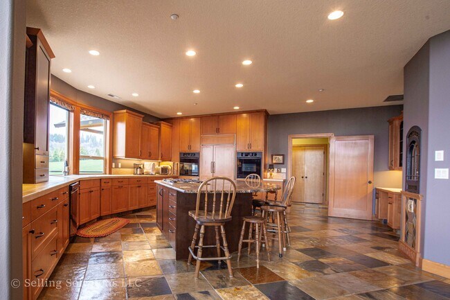 Building Photo - 5010 SE 362nd Ave