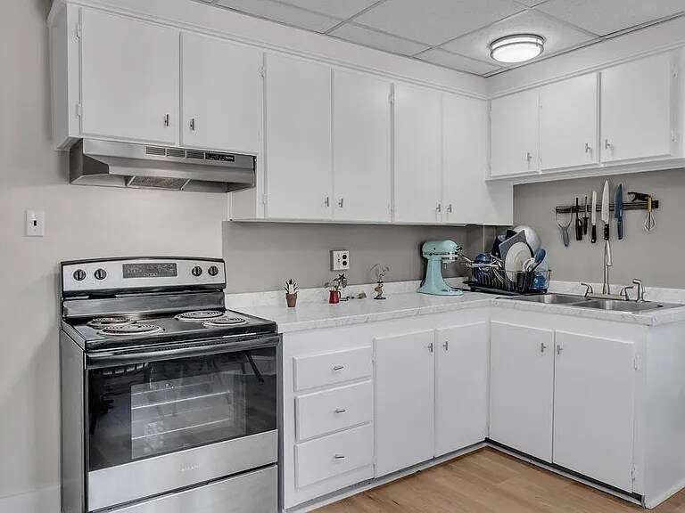 Building Photo - 280 Main St