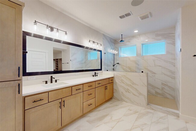 Building Photo - 3113 Somerset Levens Ln