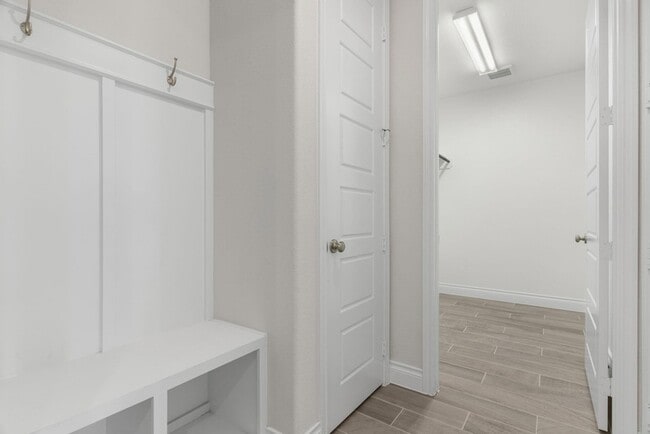 Building Photo - 2832 Saltwood Ct