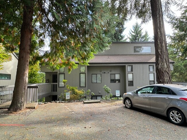 Building Photo - Your New Rental Home Awaits in Bellevue!