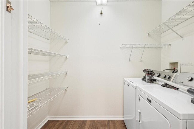 Building Photo - 9526 W Park Village Dr