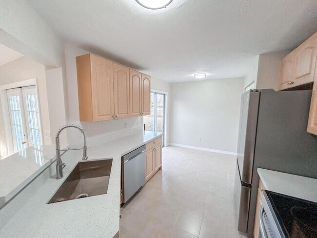 Building Photo - 1901 SW McAllister Ln