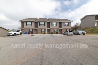 Building Photo - 924 Warrior Hill Dr