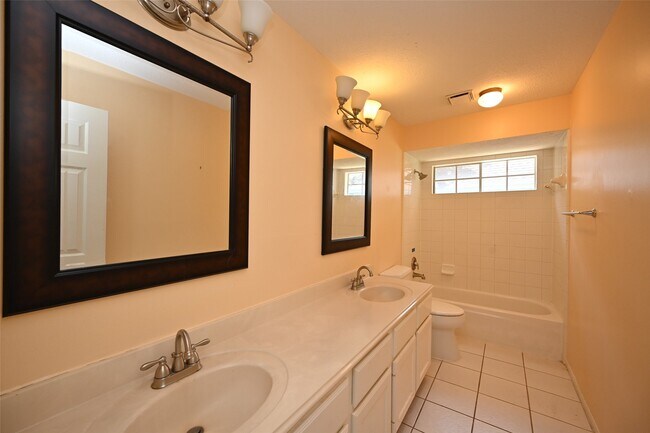 Building Photo - 6419 Sutter Park Ln
