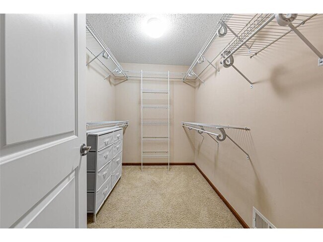 Building Photo - 5037 Dunkirk Pl N