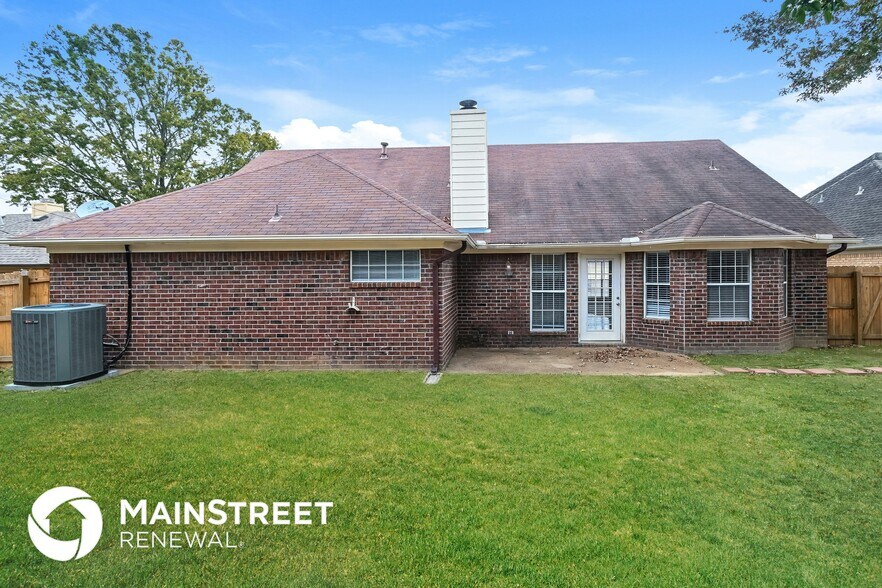 Building Photo - 5545 Annandale Dr