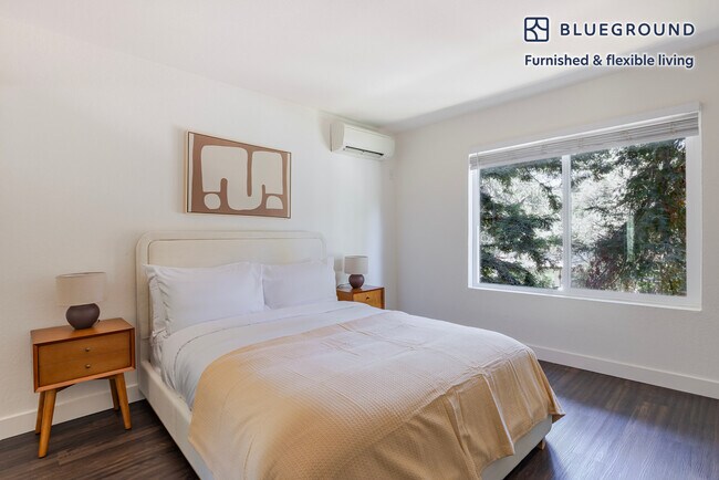 Building Photo - 655 S Fair Oaks Ave