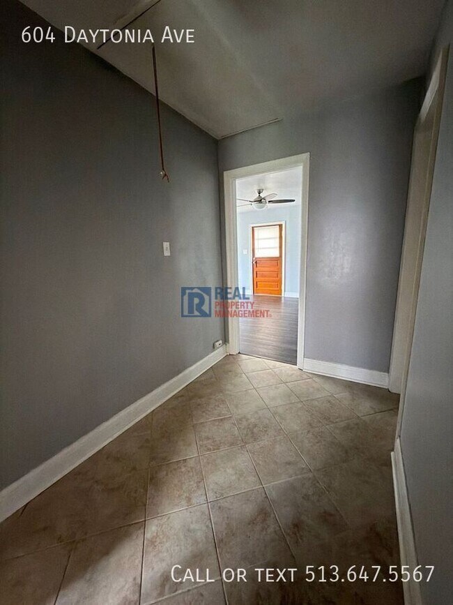 Building Photo - 604 Daytonia Ave