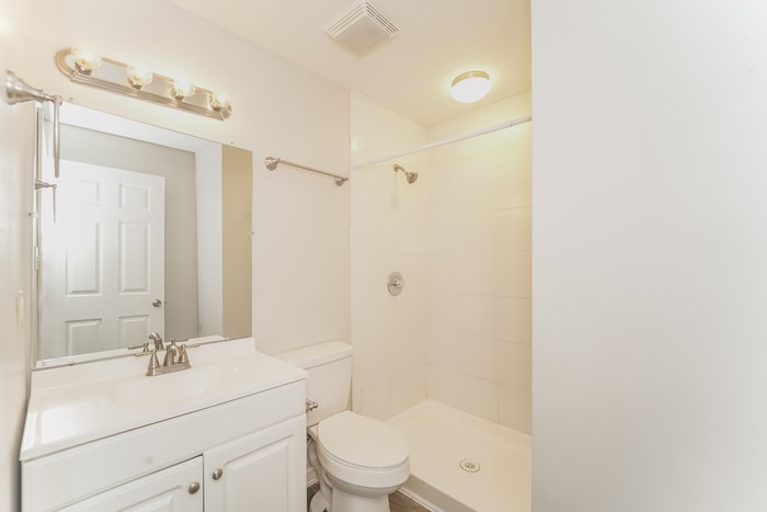 Building Photo - 8114 Bald Ridge Dr