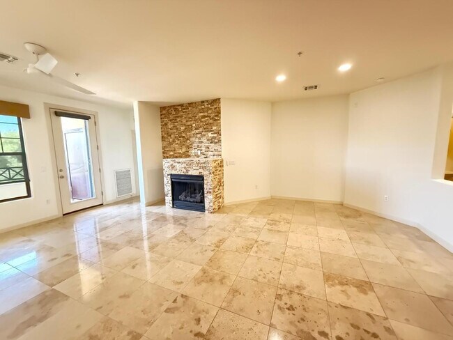 Building Photo - 7291 N Scottsdale Rd