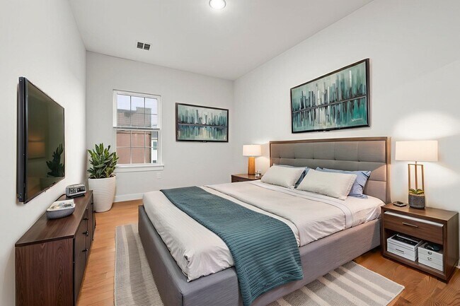 Building Photo - 41 E 16th St