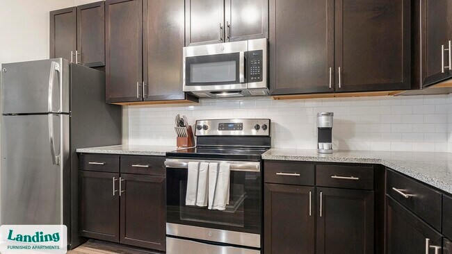 Building Photo - 915 Brentmoor Dr