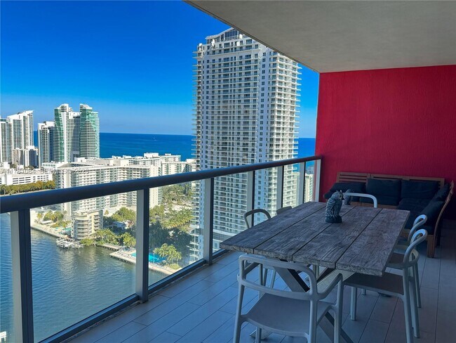 Building Photo - 2600 E Hallandale Beach Blvd