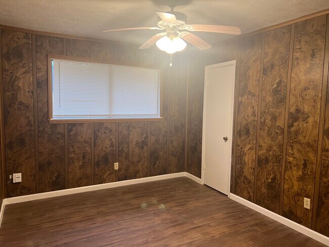 Building Photo - 6742 Indian Lake Dr