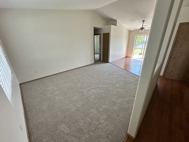 Building Photo - Beautiful Home in Central Pasco!