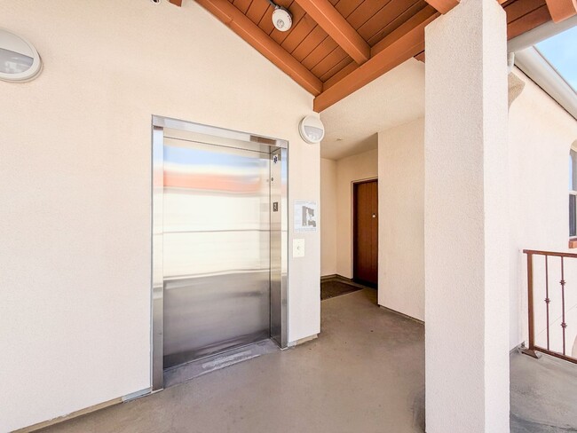 Building Photo - 44 Coronado St