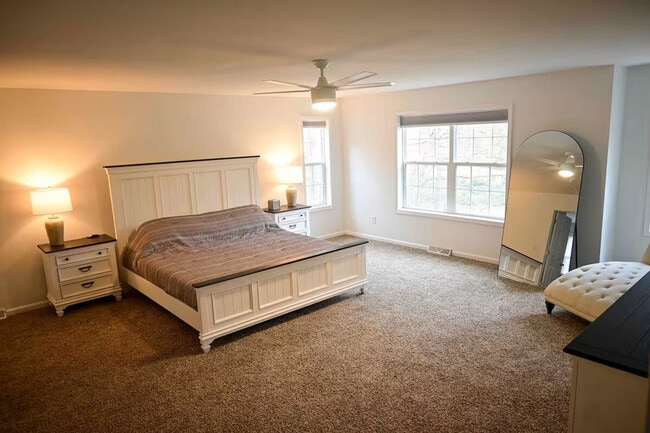 Building Photo - 184 Ruggles Rd