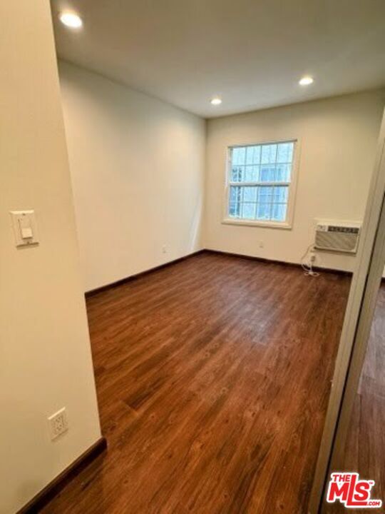 Building Photo - 133 Crescent Dr