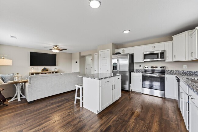 Building Photo - 950 Tufnel Dr